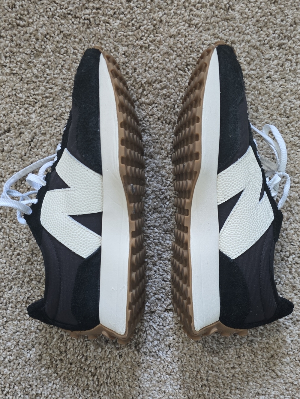 New Balance Black, White & Gum Retro Runner Sneakers - Picture 4 of 7